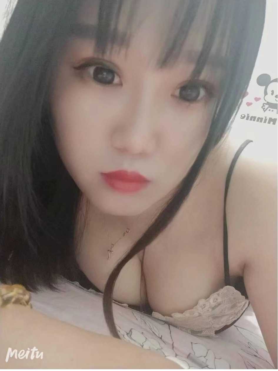 大奶子肥b，弄起来特别舒服